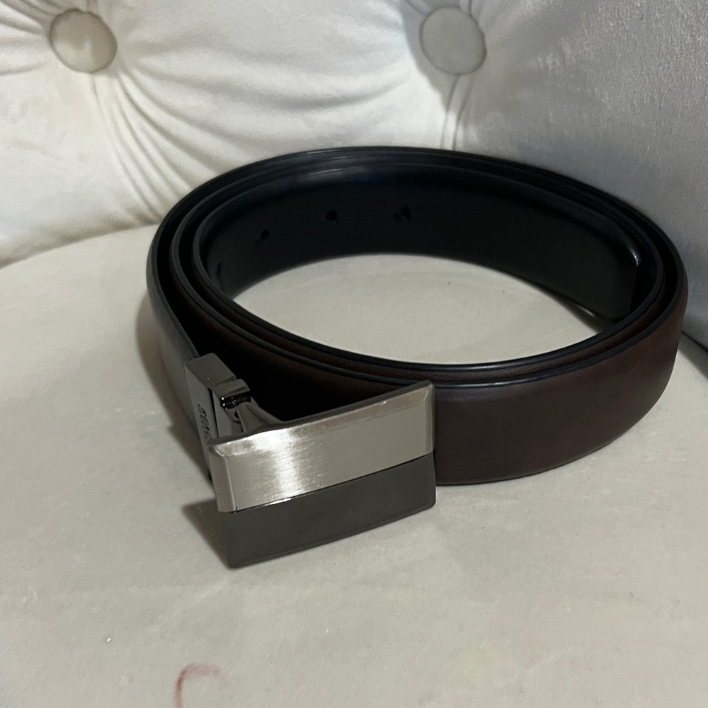 Kenneth Cole reaction Men's Brown Leather Belt with Silver Buckle is it